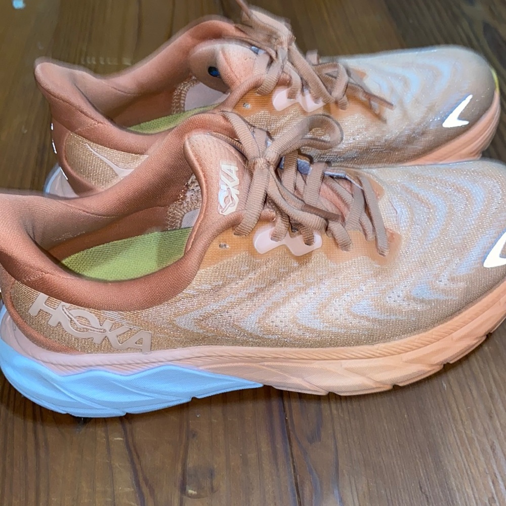 Hokas